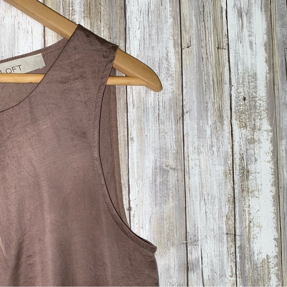 LOFT Pewter Satin Sleeveless Blouse Medium Minimalist Shell Top - Picture 2 of 4